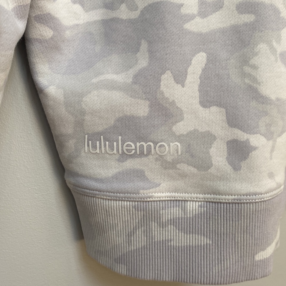 ❗️SOLD❗️2020 Lululemon Grey Camouflage LS Perfectly  Crew Sweatshirt Si… - Picture 6 of 6